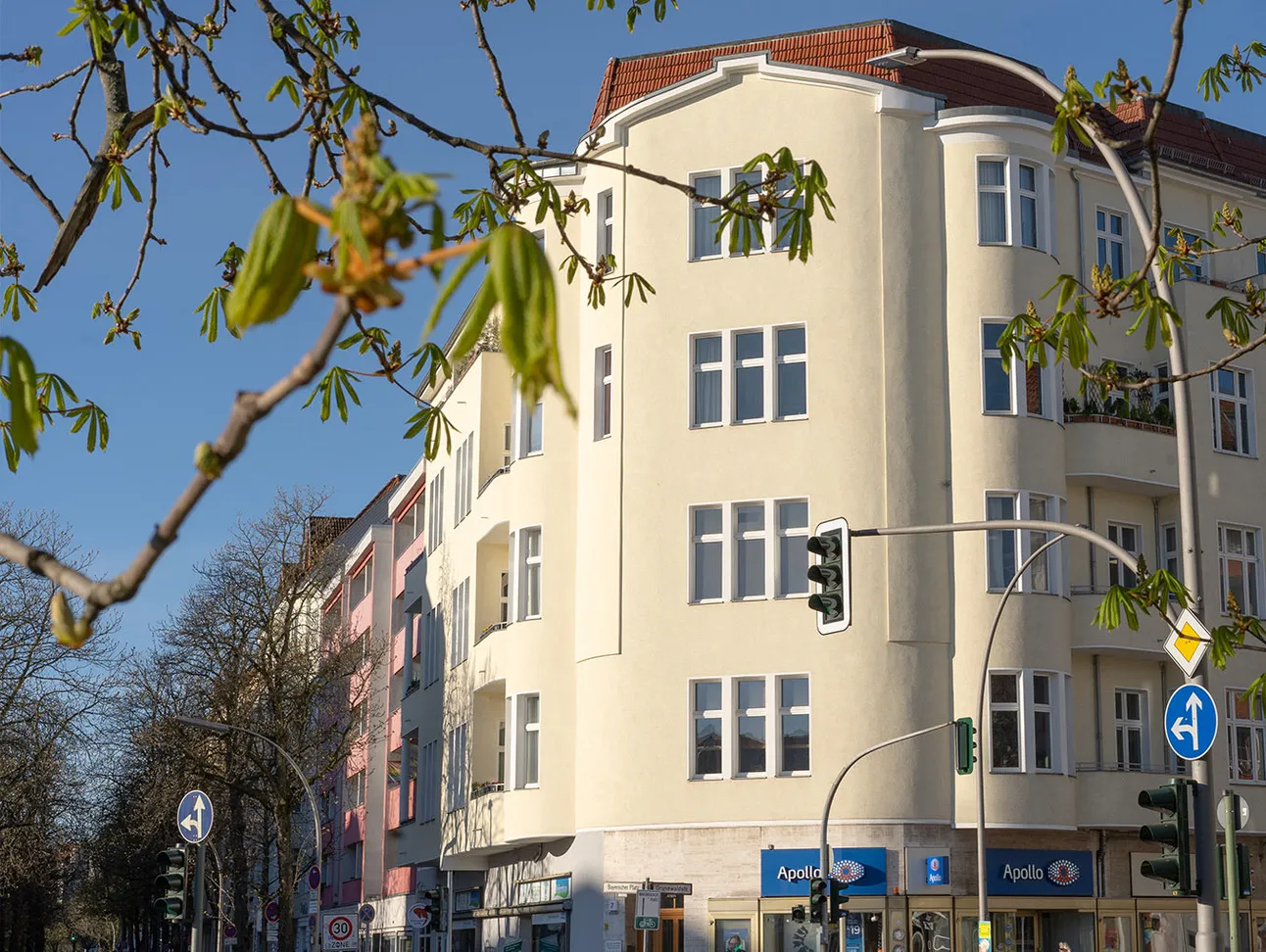 Altbau am Bayerischen Platz